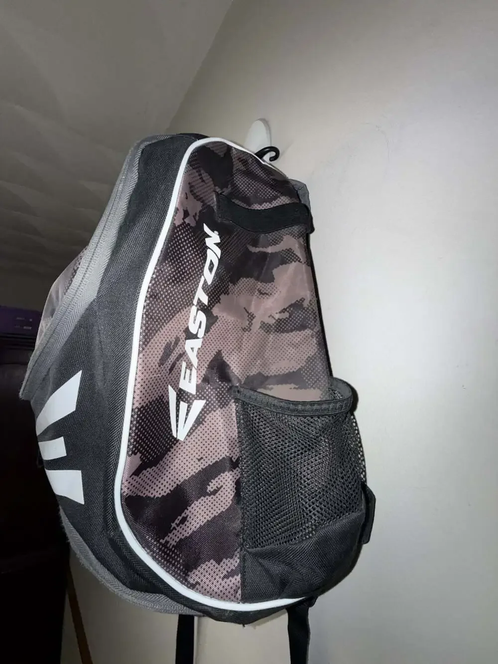 Easton E110BP Camouflage Baseball Softball Bat Pack Backpack